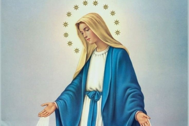 Nossa Senhora das Graças, de manto azul e mãos abertas, com coroa de estrelas