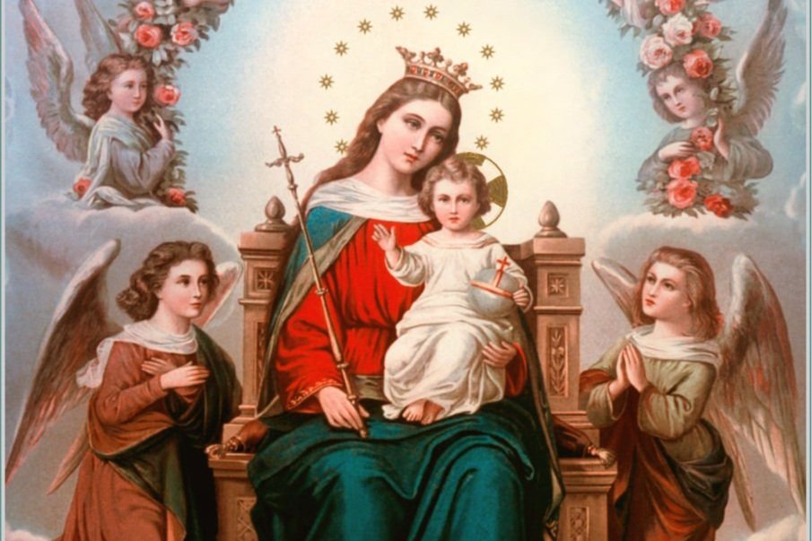 Nossa Senhora coroada com o Menino Jesus no colo, rodeada de anjos e flores